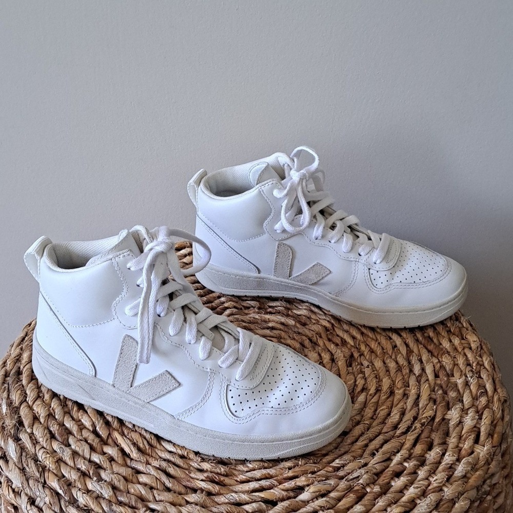 Veja Womens V-15 Mid White Leather High‎ Top Sneakers Suede Logo EU36/US5